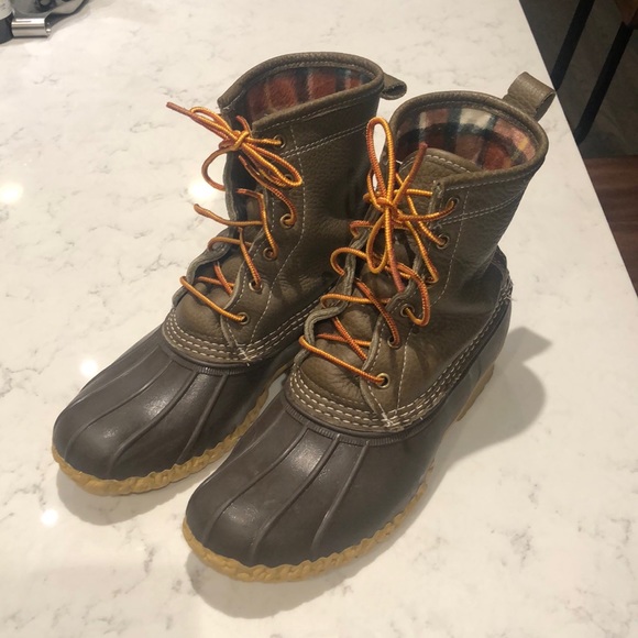 L.L. Bean Shoes - LL Bean 8” Women’s Leather Thinsulate Flannel Lined Boot